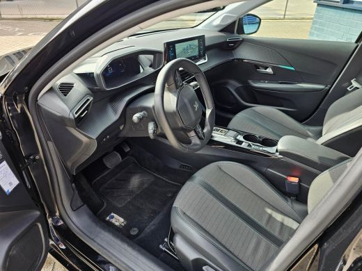 Peugeot e-208 EV Allure Pack 50 kWh | Achterbank in delen neerklapbaar | Achteruitrijcamera | Airco (automatisc... ActivLease financial lease