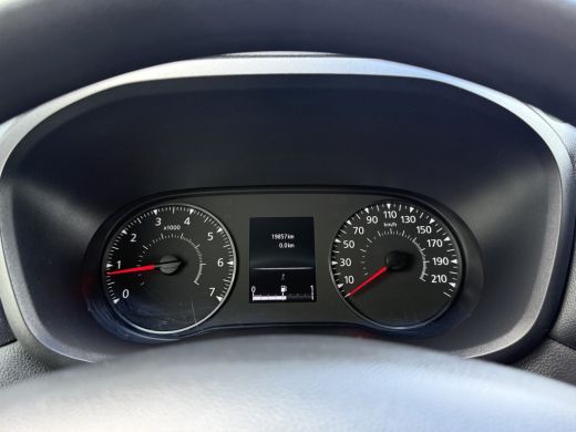Renault Master 2.3 dCi 135 PK / L1H1 / 19.857 KM! / 2.5 TONS TREKHAAK / IMPERIAAL / CAMERA / 1e EIG. / CRUISE / ... ActivLease financial lease