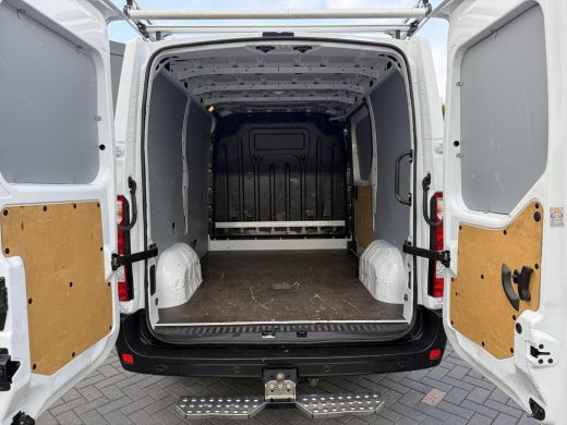 Renault Master 2.3 dCi 135 PK / L1H1 / 19.857 KM! / 2.5 TONS TREKHAAK / IMPERIAAL / CAMERA / 1e EIG. / CRUISE / ... ActivLease financial lease