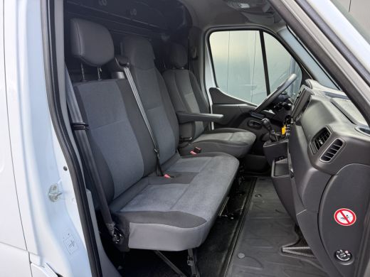 Renault Master 2.3 dCi 135 PK / L1H1 / 19.857 KM! / 2.5 TONS TREKHAAK / IMPERIAAL / CAMERA / 1e EIG. / CRUISE / ... ActivLease financial lease