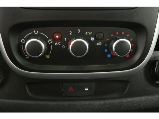 Renault Trafic 2.0 dCi 145PK T29 L2H1 | Airco | Camera | Cruise | 3 Zits | Trekhaak | Carplay | Parkeersens. ActivLease financial lease