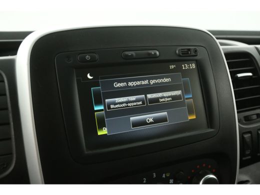 Renault Trafic 2.0 dCi 145PK T29 L2H1 | Airco | Camera | Cruise | 3 Zits | Trekhaak | Carplay | Parkeersens. ActivLease financial lease