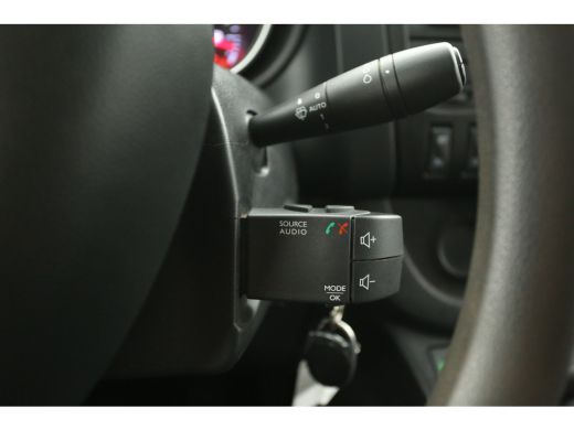 Renault Trafic 2.0 dCi 145PK T29 L2H1 | Airco | Camera | Cruise | 3 Zits | Trekhaak | Carplay | Parkeersens. ActivLease financial lease