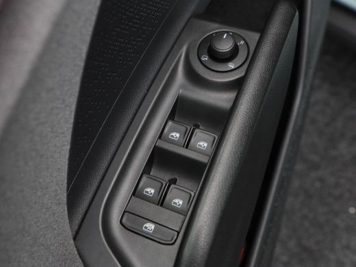 Skoda Enyaq iV 60 | Camera | Cruise Control |  CarPlay | Parkeersensoren | Climate Control | 19 Inch ActivLease financial lease