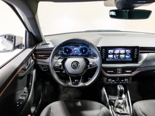 Skoda Kamiq 1.0 TSI Sport Business / 110pk / Panorama dak / Achteruitrij camera / Stoelverwarming / ActivLease financial lease