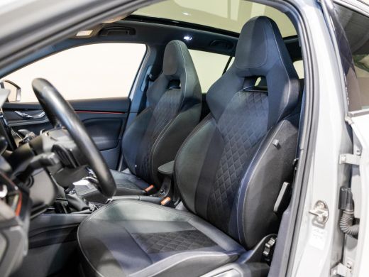 Skoda Kamiq 1.0 TSI Sport Business / 110pk / Panorama dak / Achteruitrij camera / Stoelverwarming / ActivLease financial lease