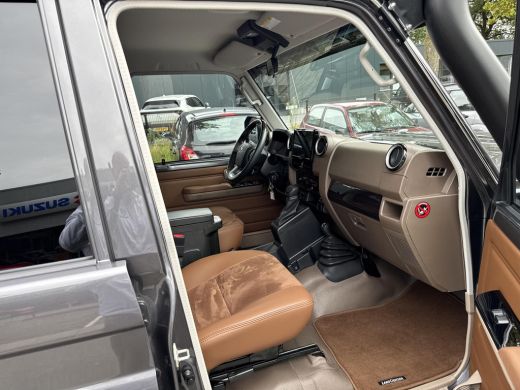 Toyota Land Cruiser LC79 2.8 D-4D Pick Up Dubbel Cabine 5-Persoons | 06-10141018 Voor meer informatie ActivLease financial lease