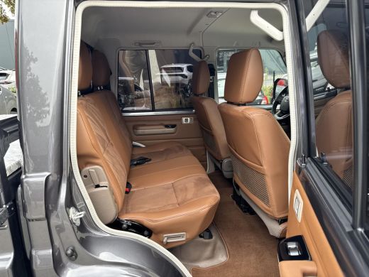 Toyota Land Cruiser LC79 2.8 D-4D Pick Up Dubbel Cabine 5-Persoons | 06-10141018 Voor meer informatie ActivLease financial lease