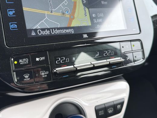 Toyota Prius 1.8 Plug-in Dynamic | JBL Audio | Navigatie | HUD Display | ActivLease financial lease