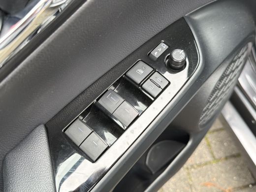 Toyota Prius 1.8 Plug-in Dynamic | JBL Audio | Navigatie | HUD Display | ActivLease financial lease