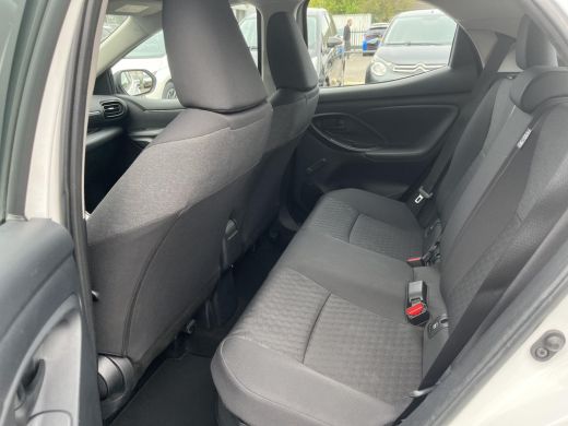 Toyota Yaris 1.5 Hybrid 115 Active | Navigatie | CarPlay | Achteruitrijcamera ActivLease financial lease