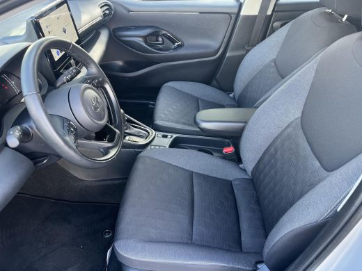Toyota Yaris 1.5 Hybrid 115 Dynamic | Parkeersensoren | Dode hoek waarschuwing | Stoelverwarming | LED koplamp... ActivLease financial lease