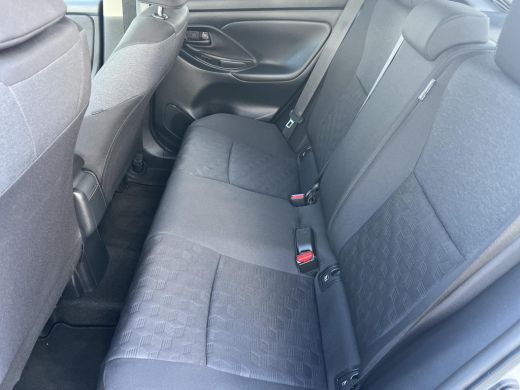 Toyota Yaris 1.5 Hybrid 115 Dynamic | Parkeersensoren | Dode hoek waarschuwing | Stoelverwarming | LED koplamp... ActivLease financial lease