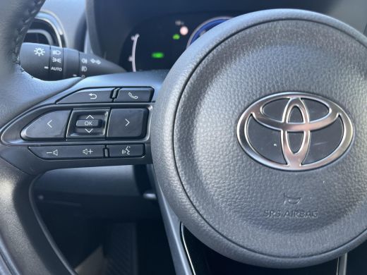 Toyota Yaris 1.5 Hybrid 115 Dynamic | Parkeersensoren | Dode hoek waarschuwing | Stoelverwarming | LED koplamp... ActivLease financial lease