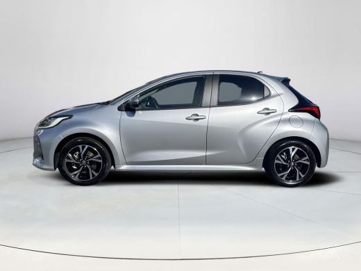 Toyota Yaris 1.5 Hybrid 115 Dynamic | Parkeersensoren | Dode hoek waarschuwing | Stoelverwarming | LED koplamp... ActivLease financial lease