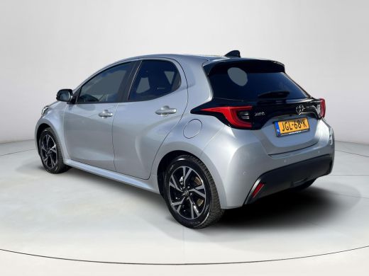 Toyota Yaris 1.5 Hybrid 115 Dynamic | Parkeersensoren | Dode hoek waarschuwing | Stoelverwarming | LED koplamp... ActivLease financial lease