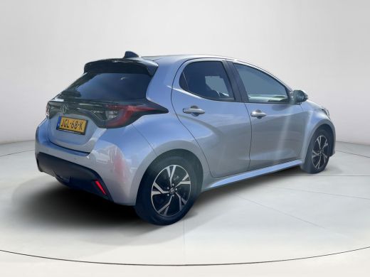 Toyota Yaris 1.5 Hybrid 115 Dynamic | Parkeersensoren | Dode hoek waarschuwing | Stoelverwarming | LED koplamp... ActivLease financial lease