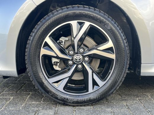 Toyota Yaris 1.5 Hybrid 115 Dynamic | Parkeersensoren | Dode hoek waarschuwing | Stoelverwarming | LED koplamp... ActivLease financial lease