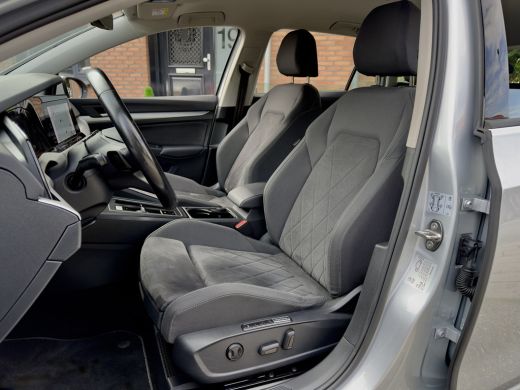 Volkswagen Golf Variant 1.0 eTSI AUT7 LIFE NAVI DIGI-DASH APPLE-CARPLAY AIRCO IQ-DRIVE LED LMV PDC ActivLease financial lease