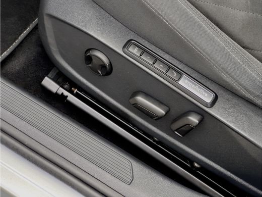 Volkswagen Golf Variant 1.0 eTSI AUT7 LIFE NAVI DIGI-DASH APPLE-CARPLAY AIRCO IQ-DRIVE LED LMV PDC ActivLease financial lease