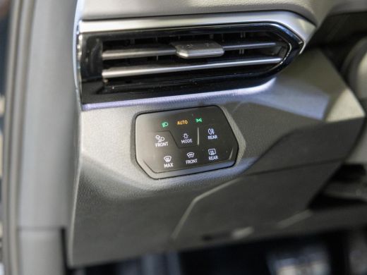Volkswagen ID.4 Pro Limited Edition 77 kWh SOH 98% / 286pk / Achteruitrij camera / Dodehoek assistent / Stoelverw... ActivLease financial lease