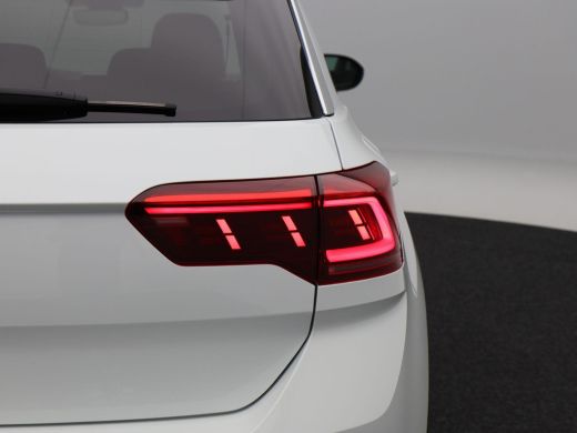 Volkswagen T-Roc 1.5 TSi 150 Pk Automaat Style | Carplay | IQ.Light LED | Panoramadak | Virtual Cockpit | Adaptive... ActivLease financial lease