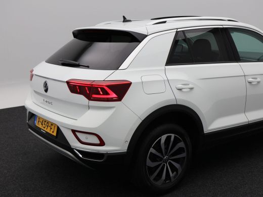 Volkswagen T-Roc 1.5 TSi 150 Pk Automaat Style | Carplay | IQ.Light LED | Panoramadak | Virtual Cockpit | Adaptive... ActivLease financial lease