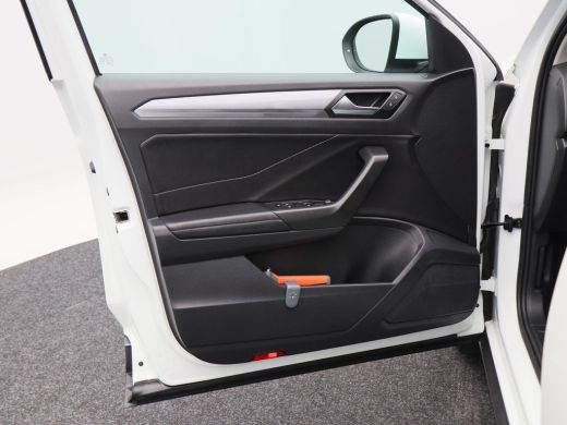 Volkswagen T-Roc 1.5 TSi 150 Pk Automaat Style | Carplay | IQ.Light LED | Panoramadak | Virtual Cockpit | Adaptive... ActivLease financial lease