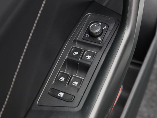 Volkswagen T-Roc 1.5 TSi 150 Pk Automaat Style | Carplay | IQ.Light LED | Panoramadak | Virtual Cockpit | Adaptive... ActivLease financial lease