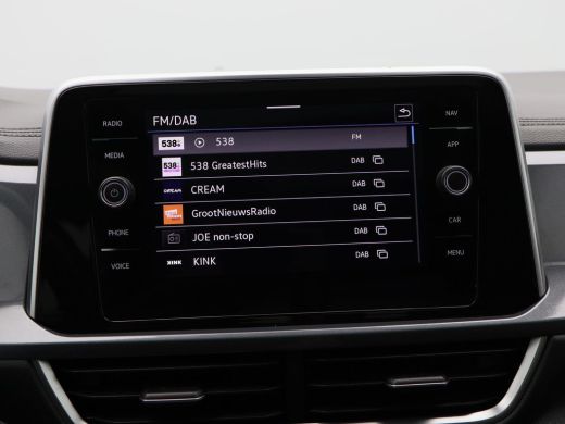 Volkswagen T-Roc 1.5 TSi 150 Pk Automaat Style | Carplay | IQ.Light LED | Panoramadak | Virtual Cockpit | Adaptive... ActivLease financial lease