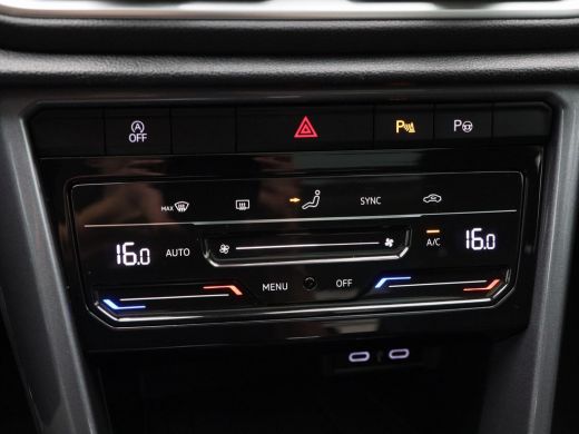 Volkswagen T-Roc 1.5 TSi 150 Pk Automaat Style | Carplay | IQ.Light LED | Panoramadak | Virtual Cockpit | Adaptive... ActivLease financial lease