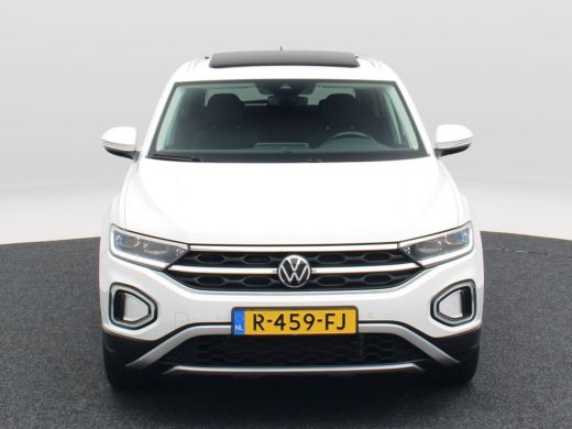 Volkswagen T-Roc 1.5 TSi 150 Pk Automaat Style | Carplay | IQ.Light LED | Panoramadak | Virtual Cockpit | Adaptive... ActivLease financial lease