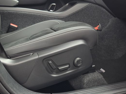 Volvo  XC40 2.0 B4 Plus Dark | Trekhaak | Camera | Pano | Harman/Kardon | Memory ActivLease financial lease