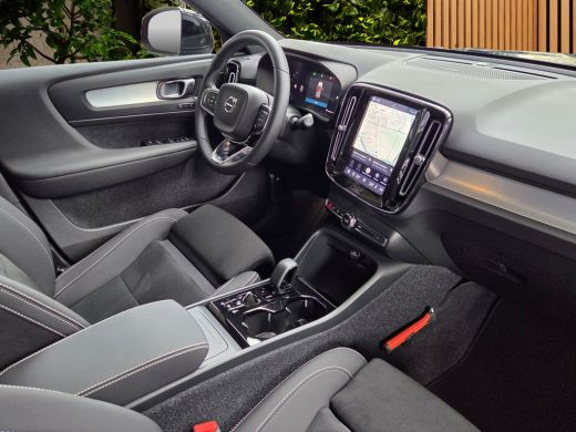 Volvo  XC40 2.0 B4 Plus Dark | Trekhaak | Camera | Pano | Harman/Kardon | Memory ActivLease financial lease