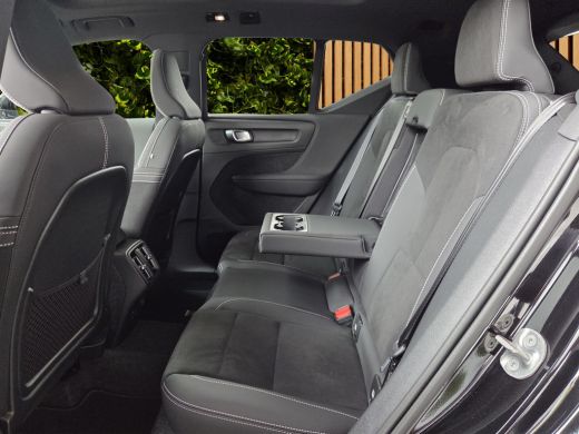 Volvo  XC40 2.0 B4 Plus Dark | Trekhaak | Camera | Pano | Harman/Kardon | Memory ActivLease financial lease