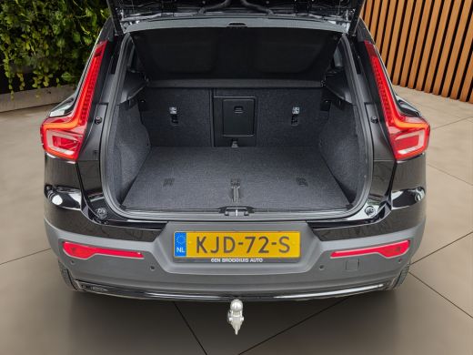 Volvo  XC40 2.0 B4 Plus Dark | Trekhaak | Camera | Pano | Harman/Kardon | Memory ActivLease financial lease