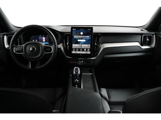 Volvo  XC60 T6 Plus dark black edition 2026 Luchtvering | Head up Display | Panoramadak | Achterbank verwarmd... ActivLease financial lease