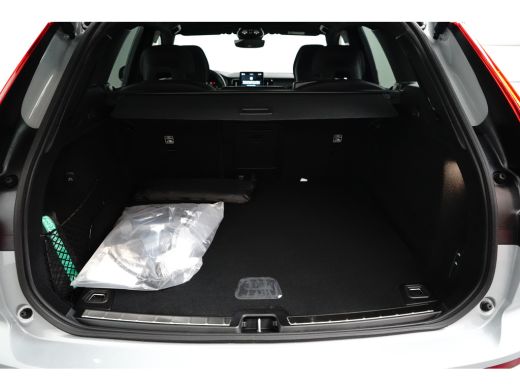 Volvo  XC60 T6 Plus dark black edition 2026 Luchtvering | Head up Display | Panoramadak | Achterbank verwarmd... ActivLease financial lease