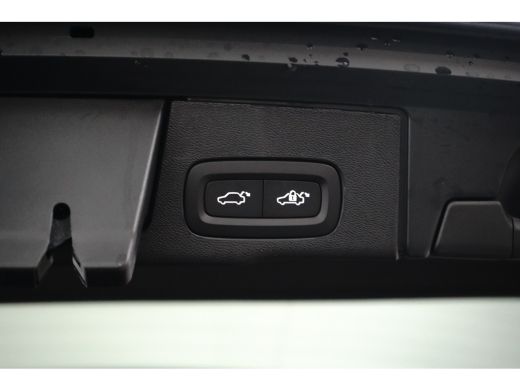 Volvo  XC60 T6 Plus dark black edition 2026 Luchtvering | Head up Display | Panoramadak | Achterbank verwarmd... ActivLease financial lease