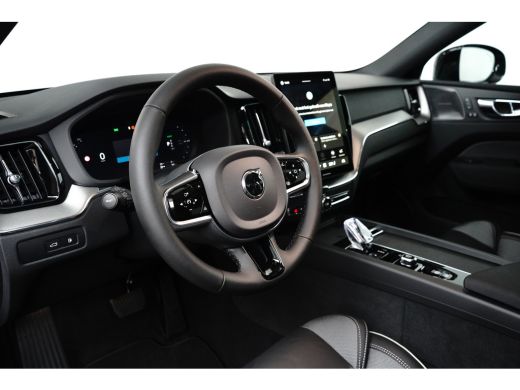 Volvo  XC60 T6 Plus dark black edition 2026 Luchtvering | Head up Display | Panoramadak | Achterbank verwarmd... ActivLease financial lease