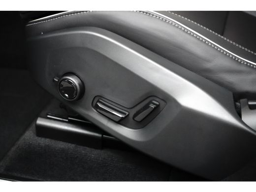 Volvo  XC60 T6 Plus dark black edition 2026 Luchtvering | Head up Display | Panoramadak | Achterbank verwarmd... ActivLease financial lease