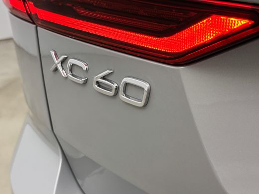 Volvo  XC60 T6 Recharge Ultra Dark | 20" | Luchtvering | Trekhaak | Head-Up | Panoramadak | Elektr. verst. st... ActivLease financial lease