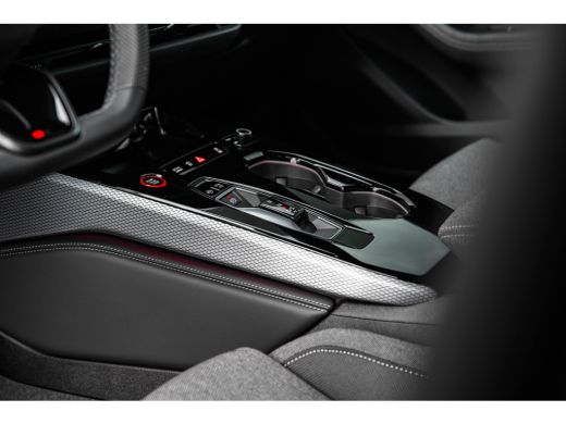 Audi A5 Avant S edition | Trekhaak | Side assist | Remzadels rood | Optiek zwart | Privacy glas | ActivLease financial lease