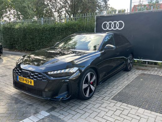Audi A5 Avant S edition | Trekhaak | Side assist | Remzadels rood | Optiek zwart | Privacy glas | ActivLease financial lease