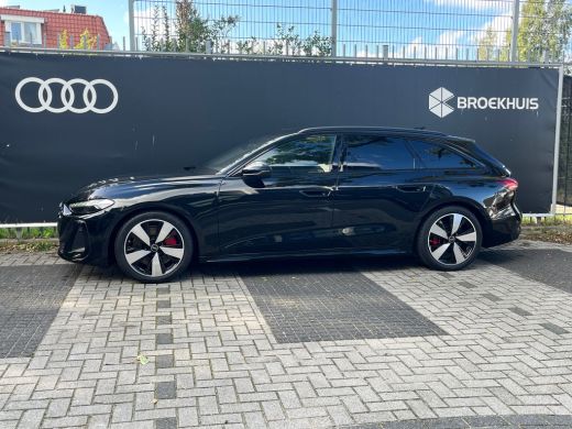 Audi A5 Avant S edition | Trekhaak | Side assist | Remzadels rood | Optiek zwart | Privacy glas | ActivLease financial lease