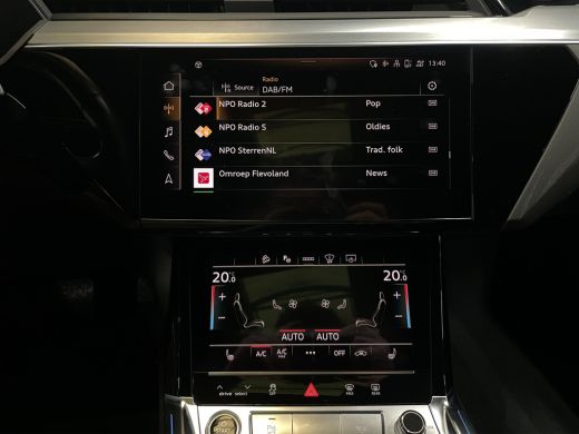 Audi e-tron 50 quattro S edition 71 kWh B&O | Adaptieve cruise | Stoel- stuurverw. | Memory | Leder | 21" | P... ActivLease financial lease