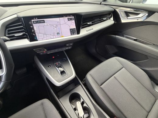 Audi Q4 e-tron 40 Edition 77 kWh Keyless Carplay Stoelverw. Hoge zit ActivLease financial lease