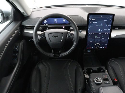 Ford Mustang Mach-E Mach-E RWD 75 kWh | SOH 91,7% | Panoramadak | 360 Camera | Leder | Stoelverwarming | Adaptive cru... ActivLease financial lease