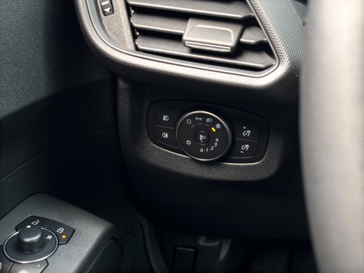 Ford Tourneo Courier Courier Titanium | Adap. Cruise Control | BLIS | Winterpack | Camera | Keyless | CarPlay | ActivLease financial lease