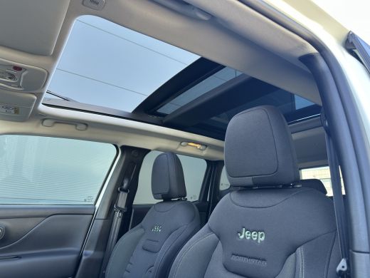 Jeep Renegade 4xe 240 Plug-in Hybrid The North Star (Elektrisch Schuifdak - Navigatie - Apple Carplay - Camera ... ActivLease financial lease